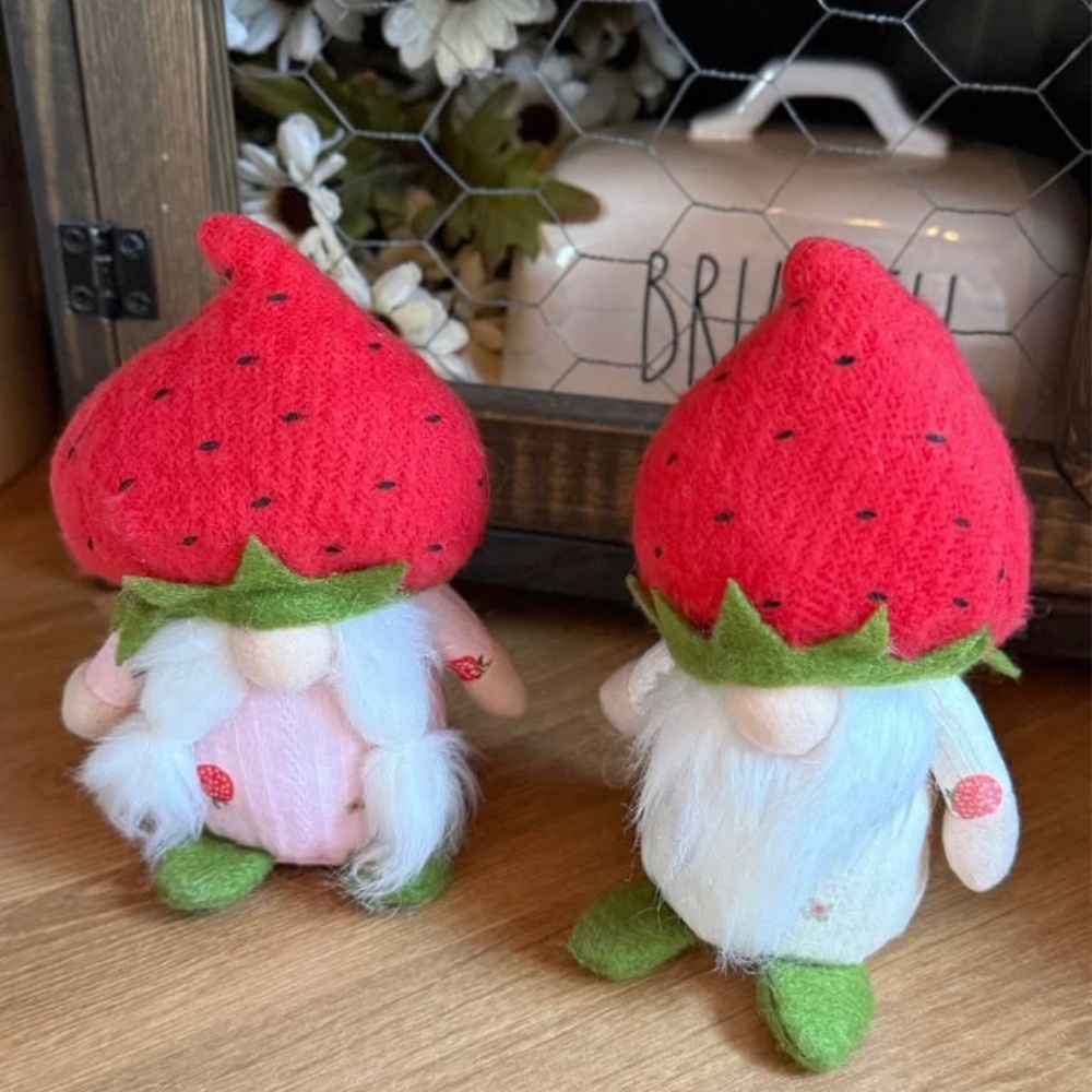 Strawberry Gnomes Set of 2